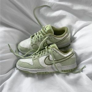 NIKE DUNK LOW HONEYDEW